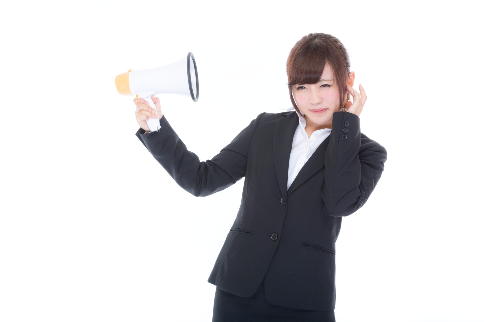部屋の壁が薄くて隣の音が聞こえる!賃貸でもできる簡単防音対策をご紹介